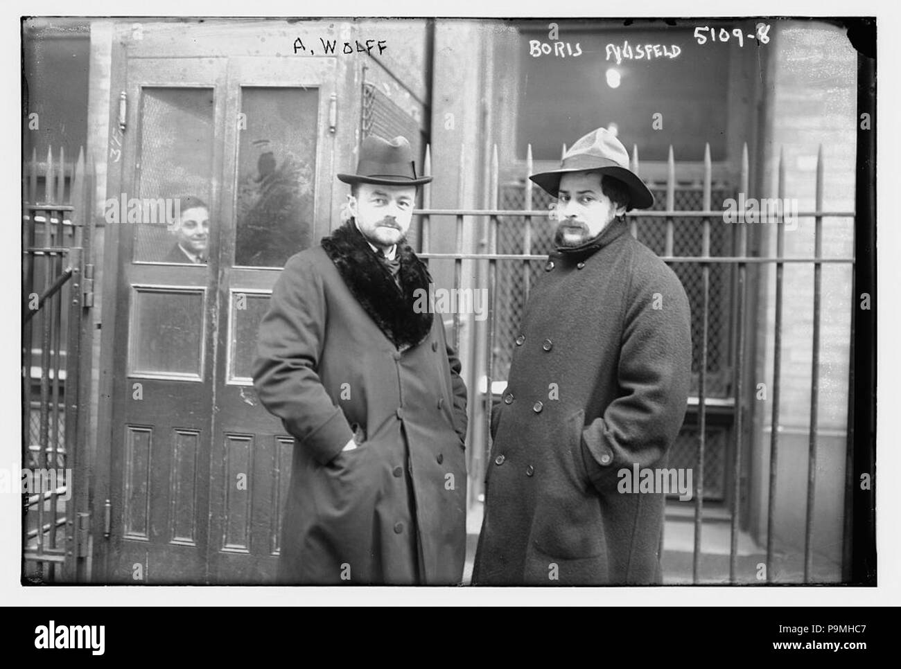 109 Albert Wolff (conductor) and Boris Anisfeld at a rehearsal for L'Oiseau Bleu at the Metropolitan Opera in 1919 Stock Photo