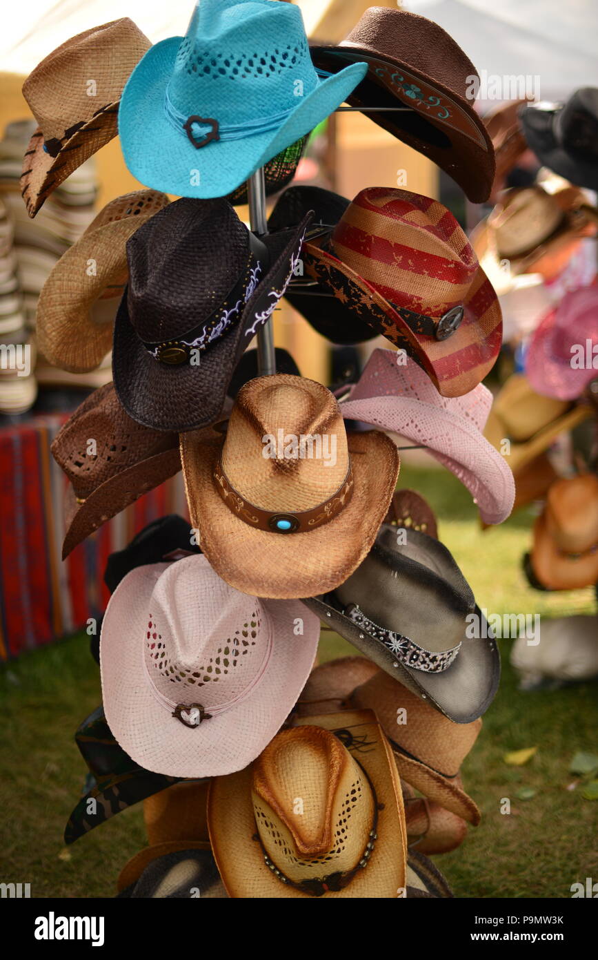 Rack of cowboy hats hi-res stock photography and images - Alamy