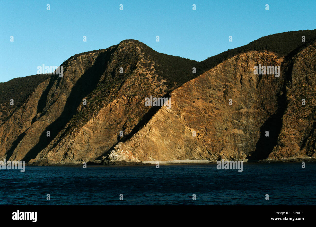 Rugged coastal cliffs hi-res stock photography and images - Alamy