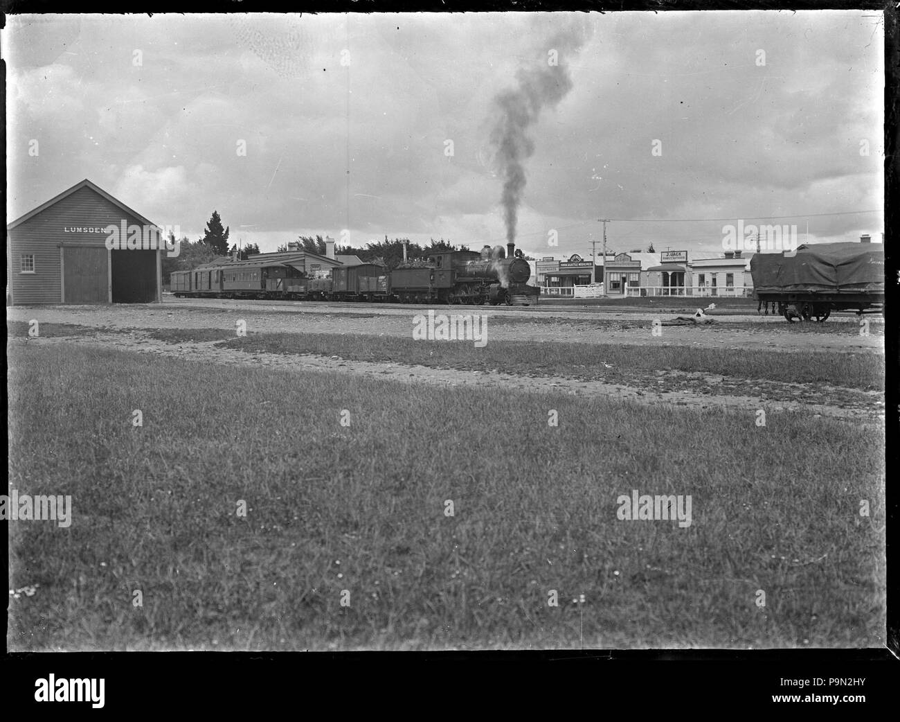 303 Steam and train at Lumsden Railway Station. ATLIB 292927