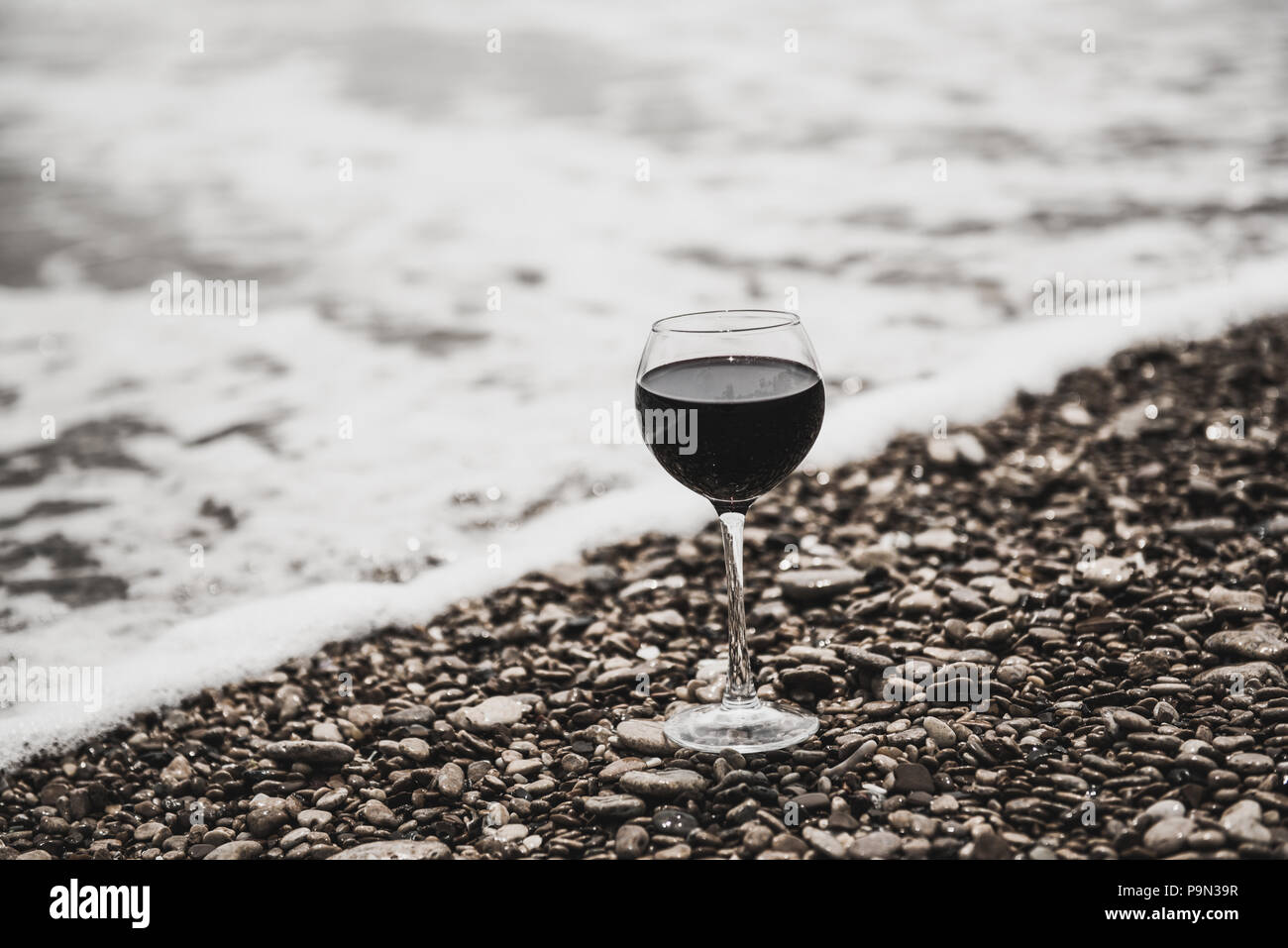Wine on the beach Stock Photo - Alamy