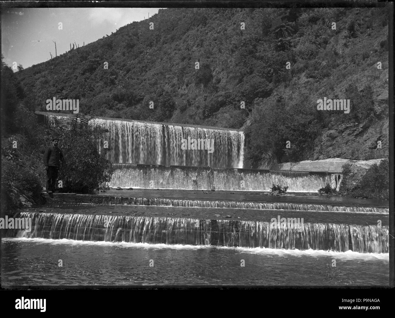 328 Wainuiomata Reservoir showing the overflow, 1909. ATLIB 283077