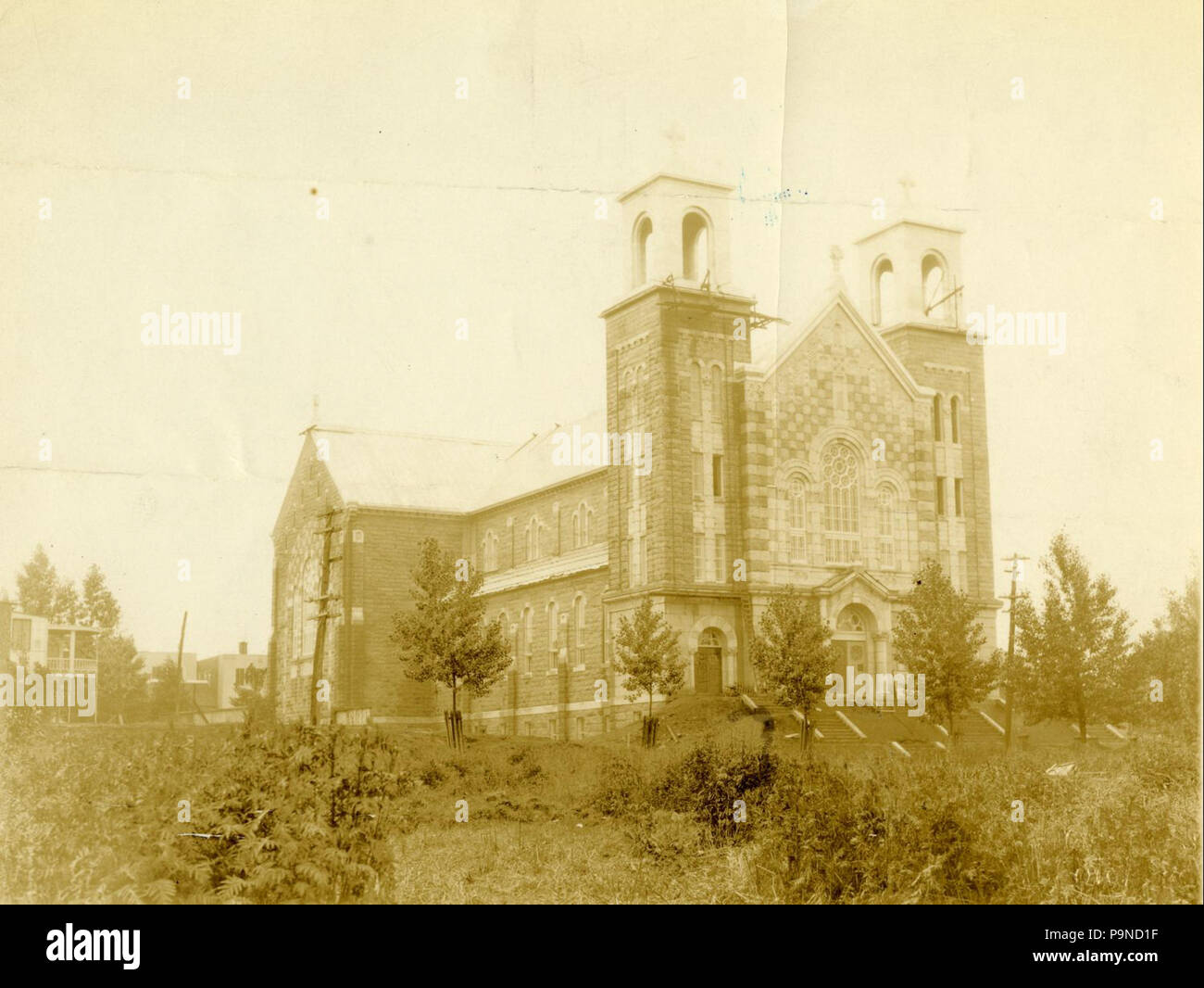 Eglise saints martyrs canadiens hires stock photography and images Alamy
