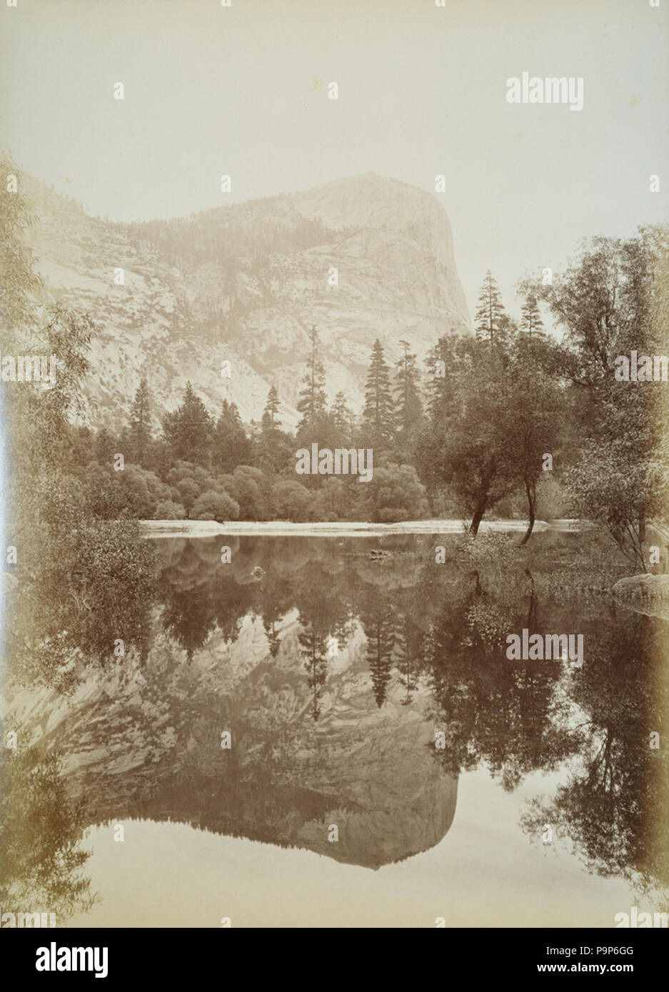 Mirror lake valley yosemite hi-res stock photography and images - Alamy