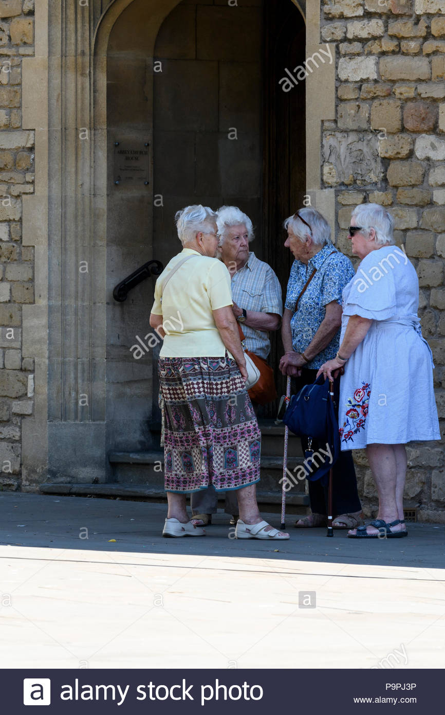Group Of Older Women High Resolution Stock Photography and Images - Alamy