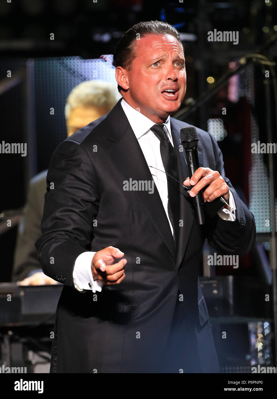 Mexican singer Luis Miguel during his concert at the Multipurpose Center,  as part of their tour called Déjà vu Stock Photo - Alamy