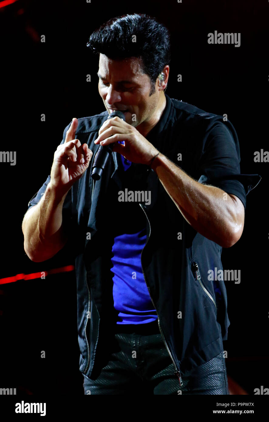 El cantante, bailarín y actor puertorriqueño Chayanne , durante su concierto en el AVA Amphitheater de casino del Sol en Tucson Arizona , el 4 de sep Stock Photo