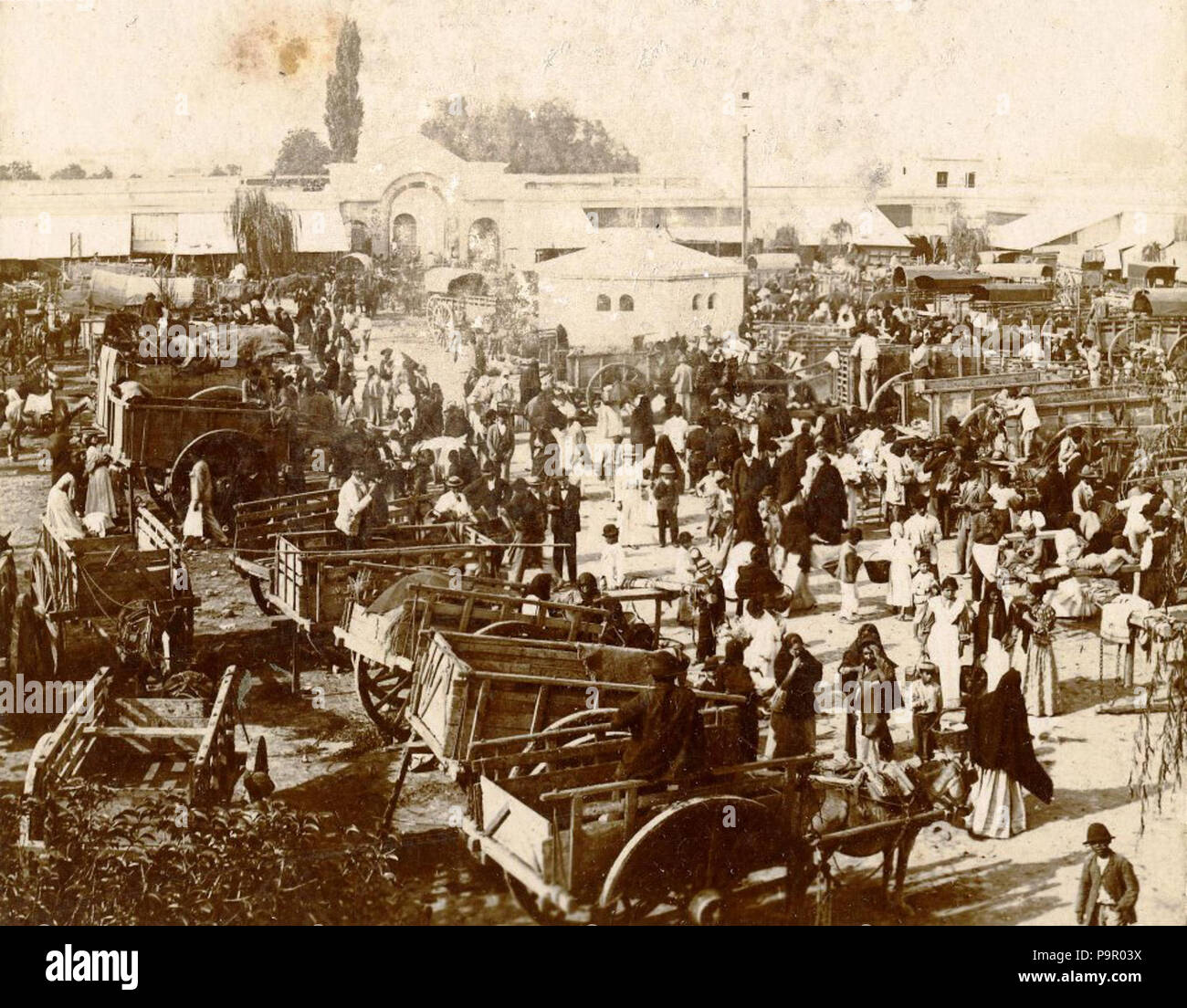 148 Archivo General de la Nación Argentina 1890 aprox Córdoba, Carretas en el mercado Stock Photo