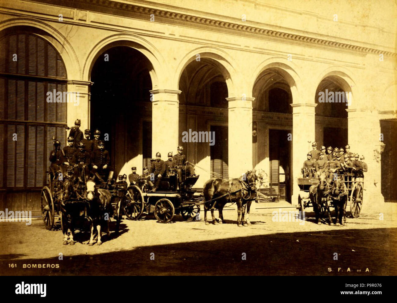 149 Archivo General de la Nación Argentina 1890 Buenos Aires, carro  irrigante Stock Photo - Alamy