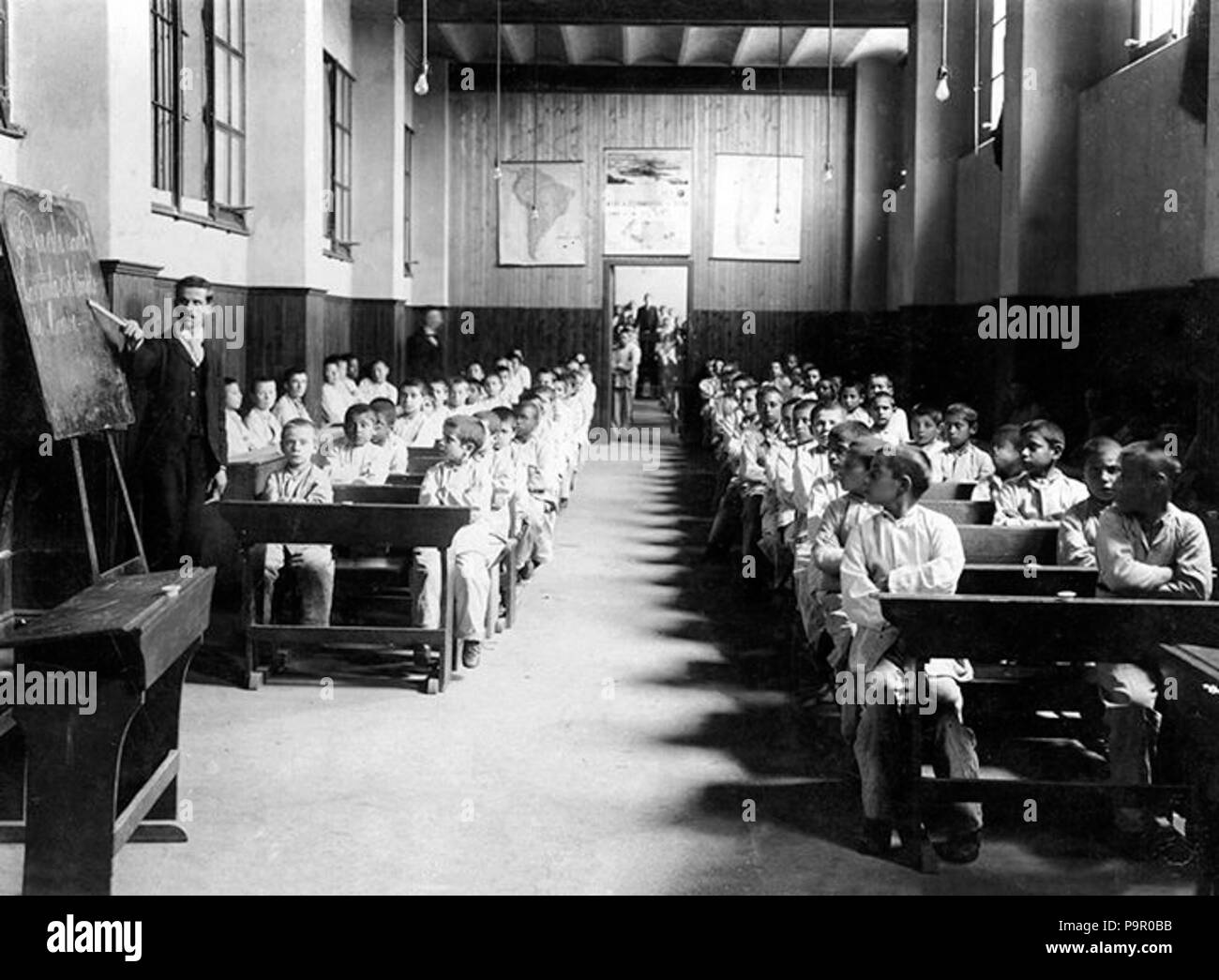 149 Archivo General de la Nación Argentina 1890 Buenos Aires, carro  irrigante Stock Photo - Alamy