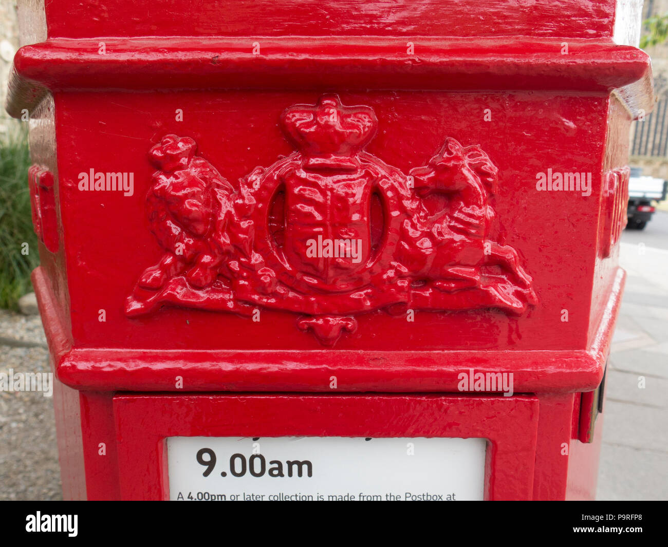 Penfold Royal Mail cast iron VR pillar box detail Stock Photo