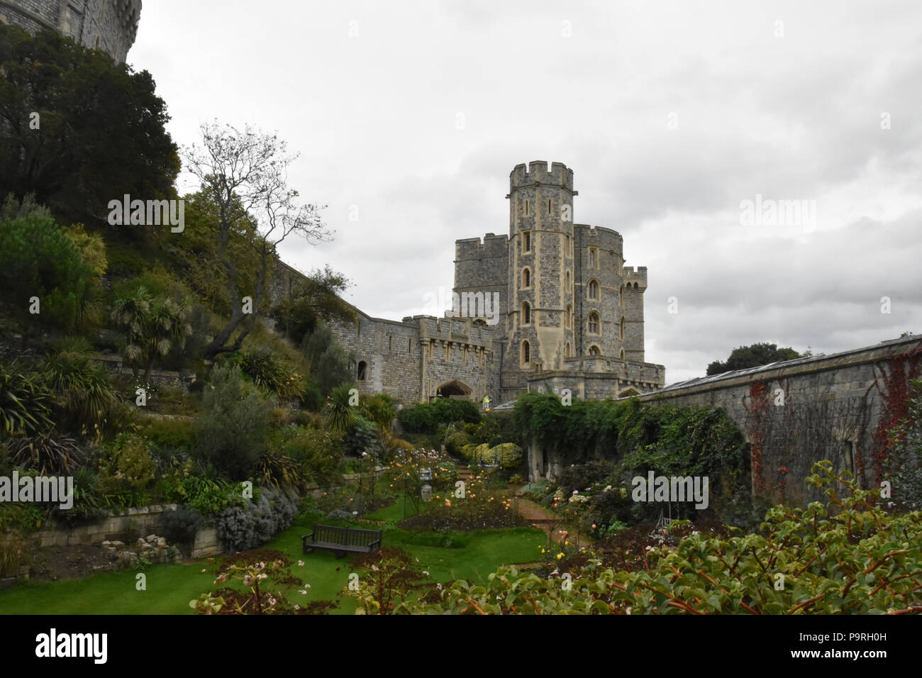 Edward iii tower windsor castle hires stock photography and images Alamy