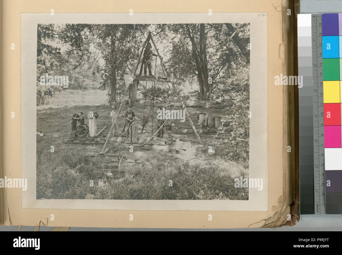 217 Borings. Hand core-boring rig at work on line of Wallkill pressure tunnel. August 31, 1906 (NYPL b13814376-435571) Stock Photo