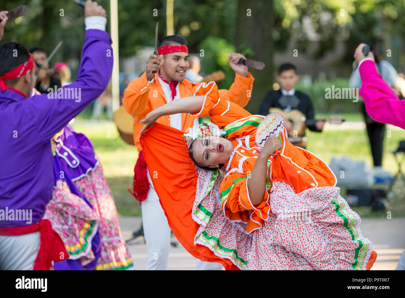 Bulgaria dress hi-res stock photography and images - Page 2 - Alamy, image size:1300x956