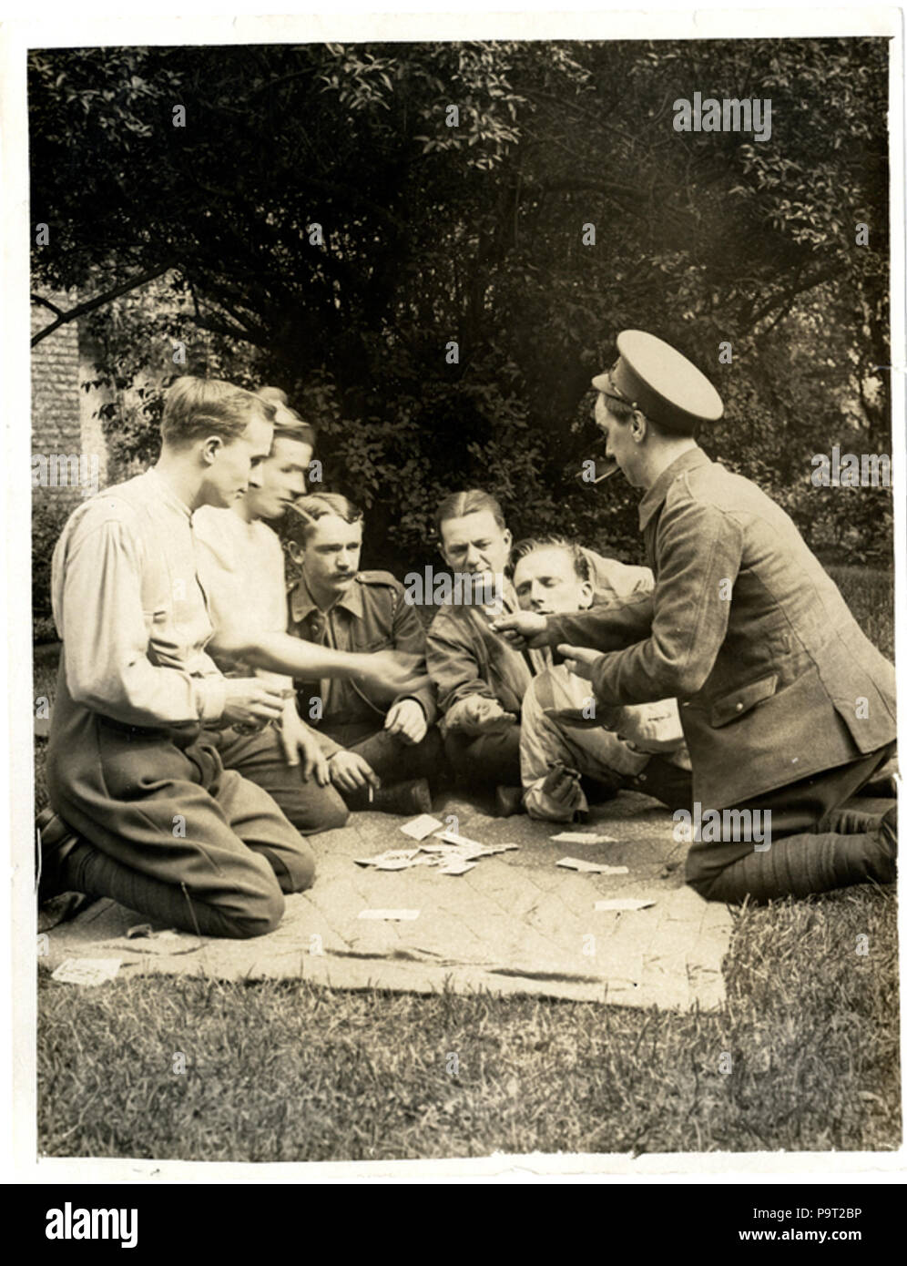 World war trench british soldiers hi-res stock photography and images ...