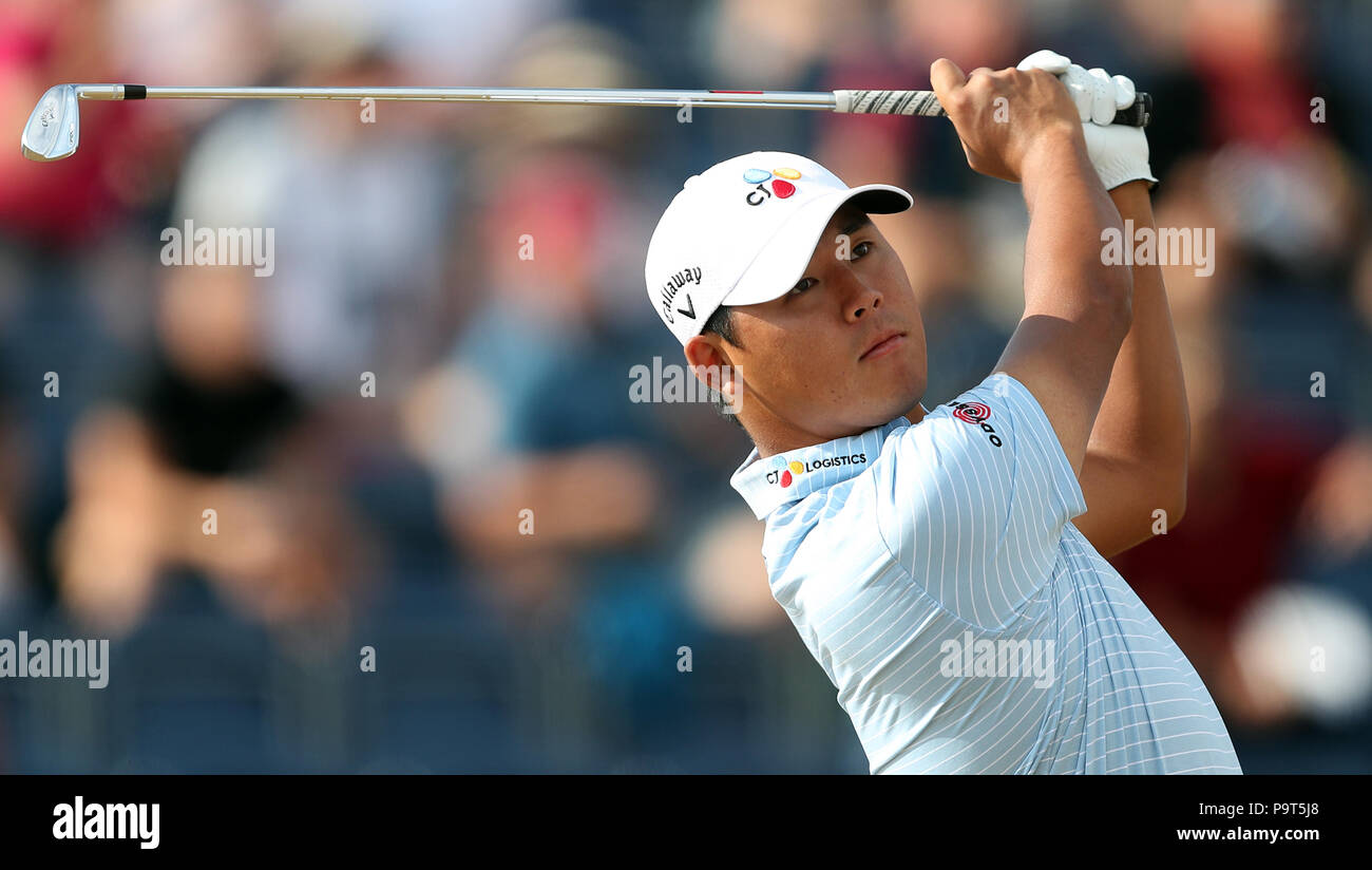 South Korea's Si-Woo Kim tees off the 3rd during day one of The Open Championship 2018 at Carnoustie Golf Links, Angus. PRESS ASSOCIATION Photo. Picture date: Thursday July 19, 2018. See PA story GOLF Open. Photo credit should read: David Davies/PA Wire. RESTRICTIONS: Editorial use only. No commercial use. Still image use only. The Open Championship logo and clear link to The Open website (TheOpen.com) to be included on website publishing. Stock Photo