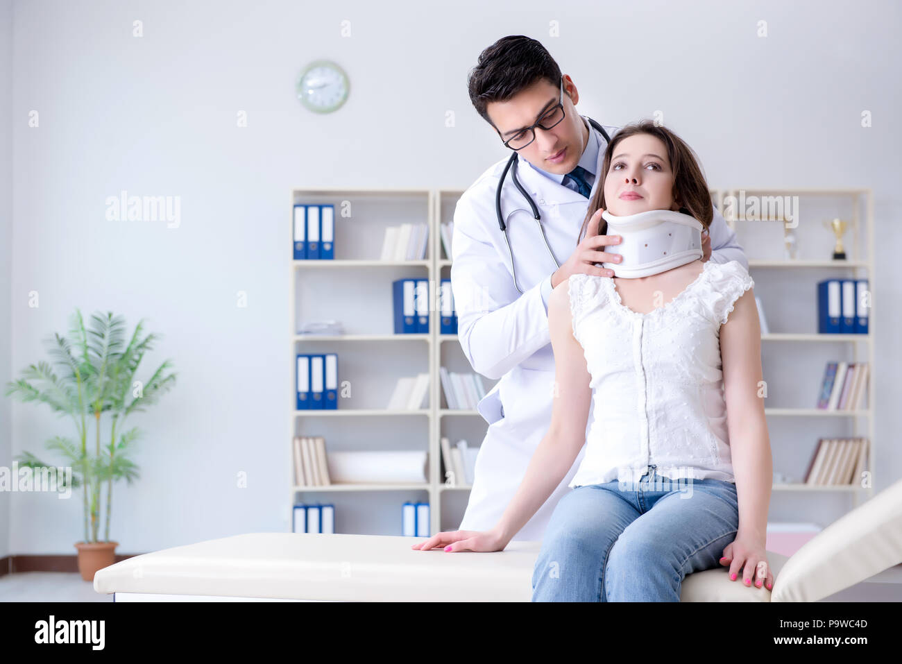 Woman with whiplash medic hi-res stock photography and images - Alamy
