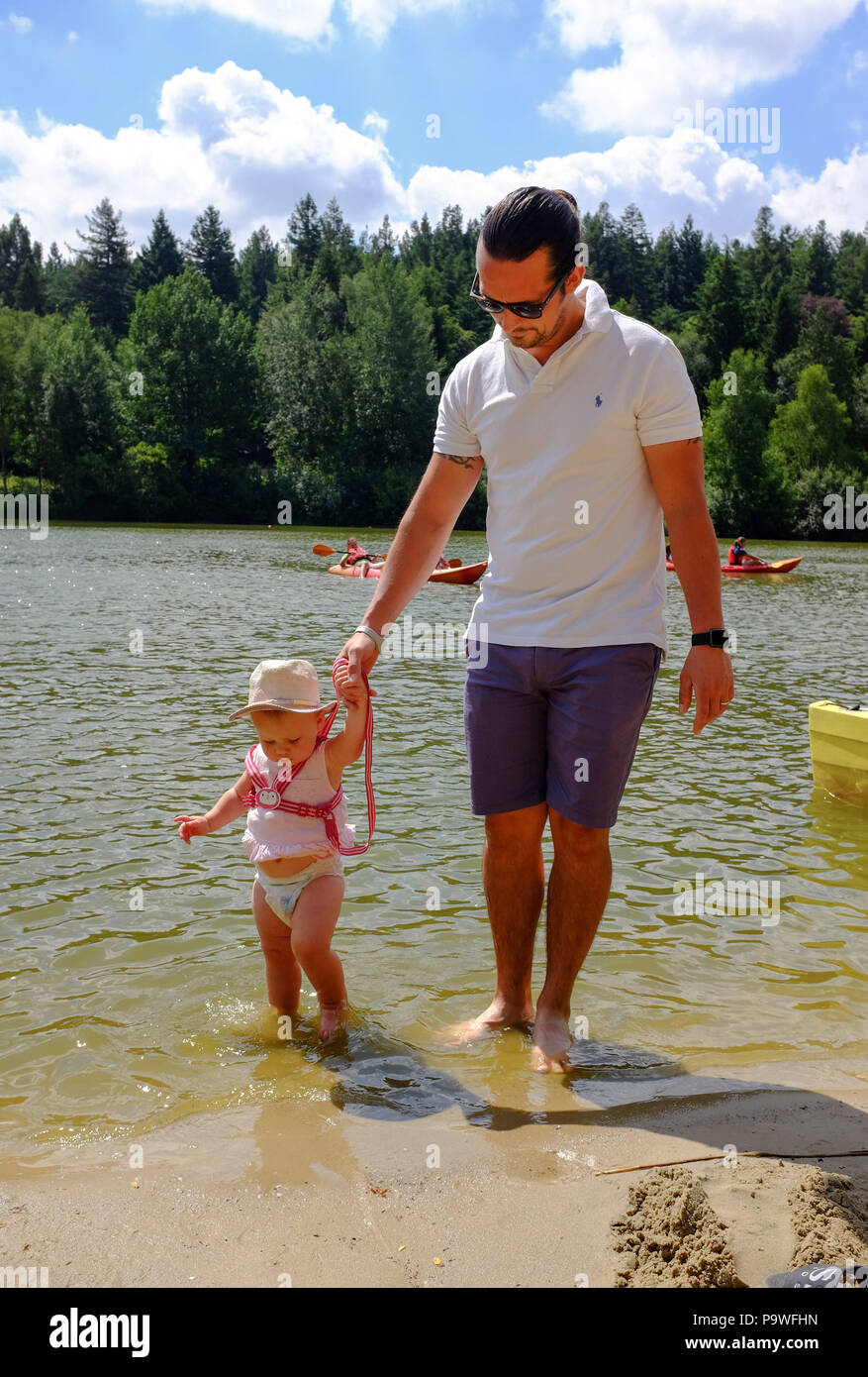 Center Parcs Longleat Forest Wiltshire - Family fun on holiday by the lake Stock Photo