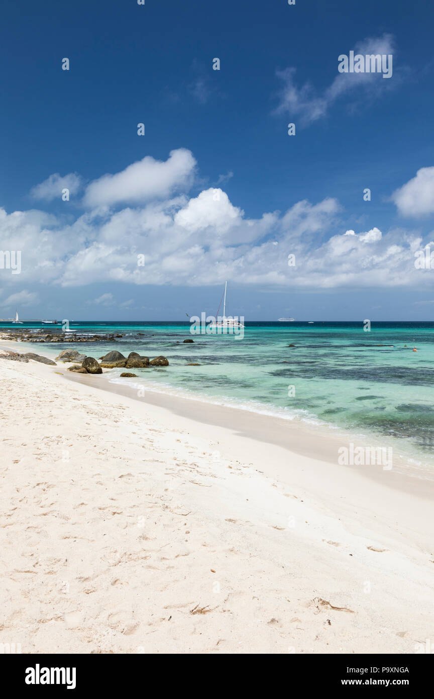 Arashi beach - An idyllic white sandy beach on the Caribbean island of Aruba, Caribbean Stock Photo