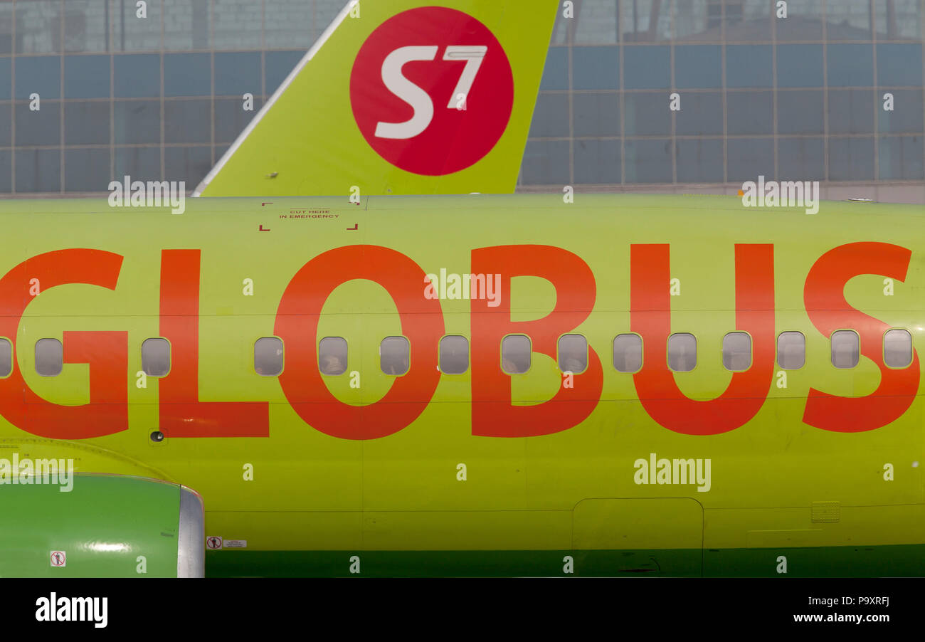 Globus airlines hi-res stock photography and images - Alamy