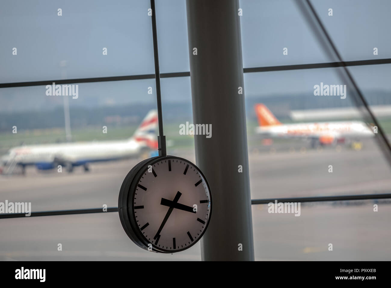 Amsterdam airport schiphol clock hires stock photography and images