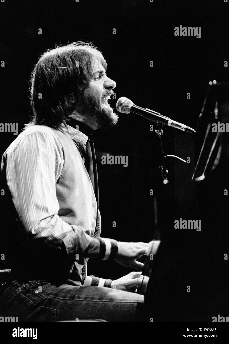 Dan Fogelberg performs live, May 1984. © Gary Gershoff/MediaPunch Stock Photo Alamy