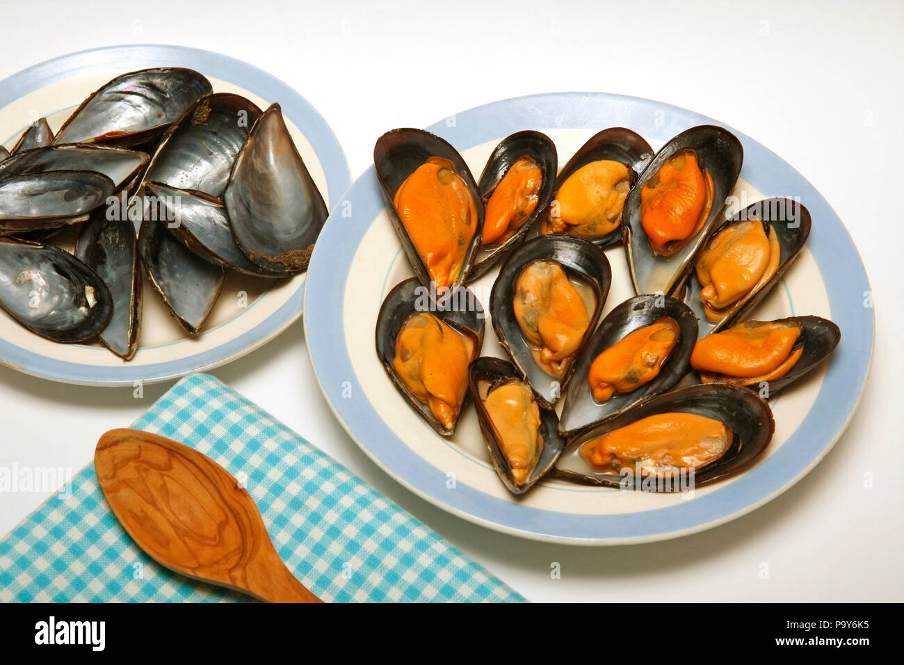 Chickpeas with mussels. Step by step. Prepared dish: BHH6GM Stock Photo