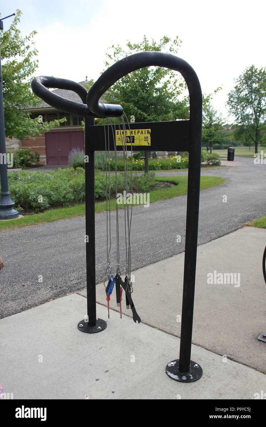 park bicycle repair stand