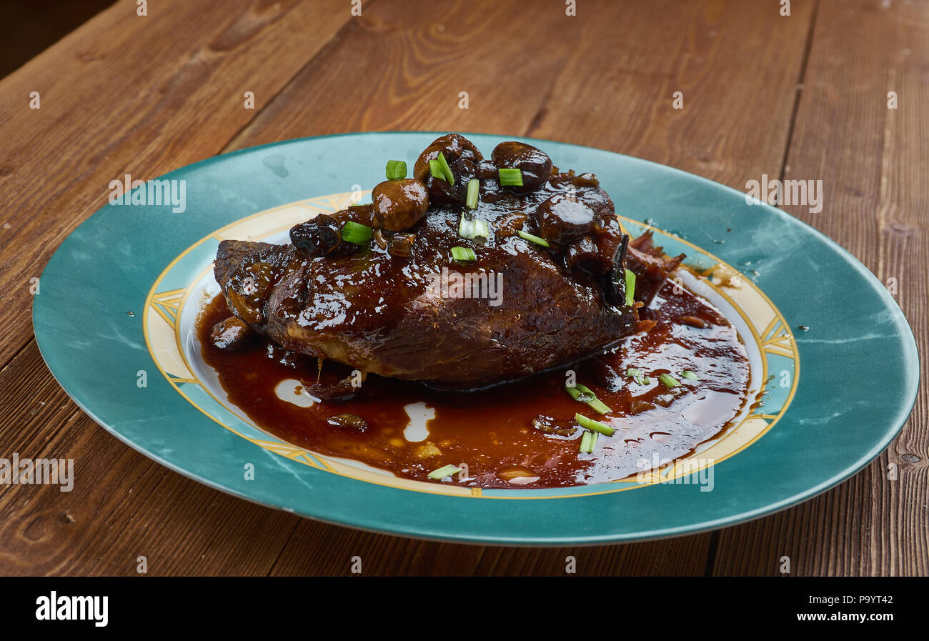 Slow Cooker Balsamic Glazed Roast Beef Stock Photo - Alamy