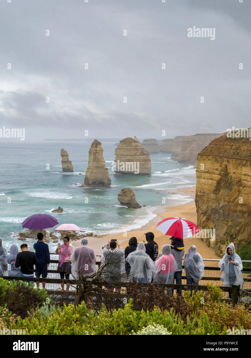 12 Rocks Look Out A lookout at the Twelve Apostles limestone rock formations by the Great ...