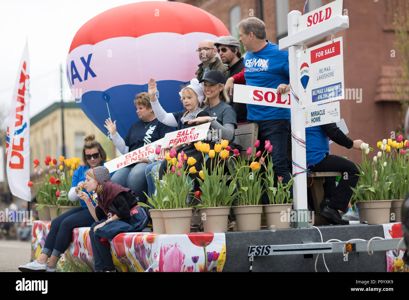 Balloon parade michigan hires stock photography and images Alamy