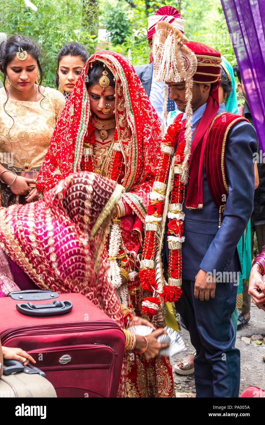 Wedding dress for bride indian hi res stock photography and images Page 3 Alamy