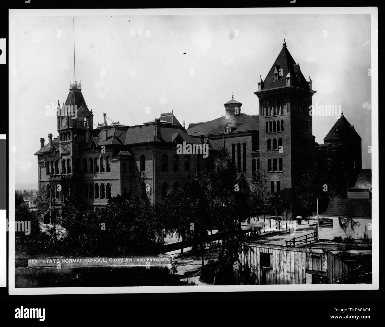 . English: Legacy record ID: chs-m4629; USC-1-1-1-4726 Title: Exterior view of California State Normal School, Grand Avenue and 5th Street, Los Angeles, ca.1900 Photographer: Pierce, C.C. (Charles C.), 1861-1946 Filename: CHS-124 Coverage date: circa 1900 Part of collection: California Historical Society Collection, 1860-1960 Type: images Geographic subject (city or populated place): Los Angeles Repository name: USC Libraries Special Collections Description: Photograph of exterior view of California State Normal School, Grand Avenue and 5th Street, Los Angeles, ca.1900. The expansive three-sto Stock Photo