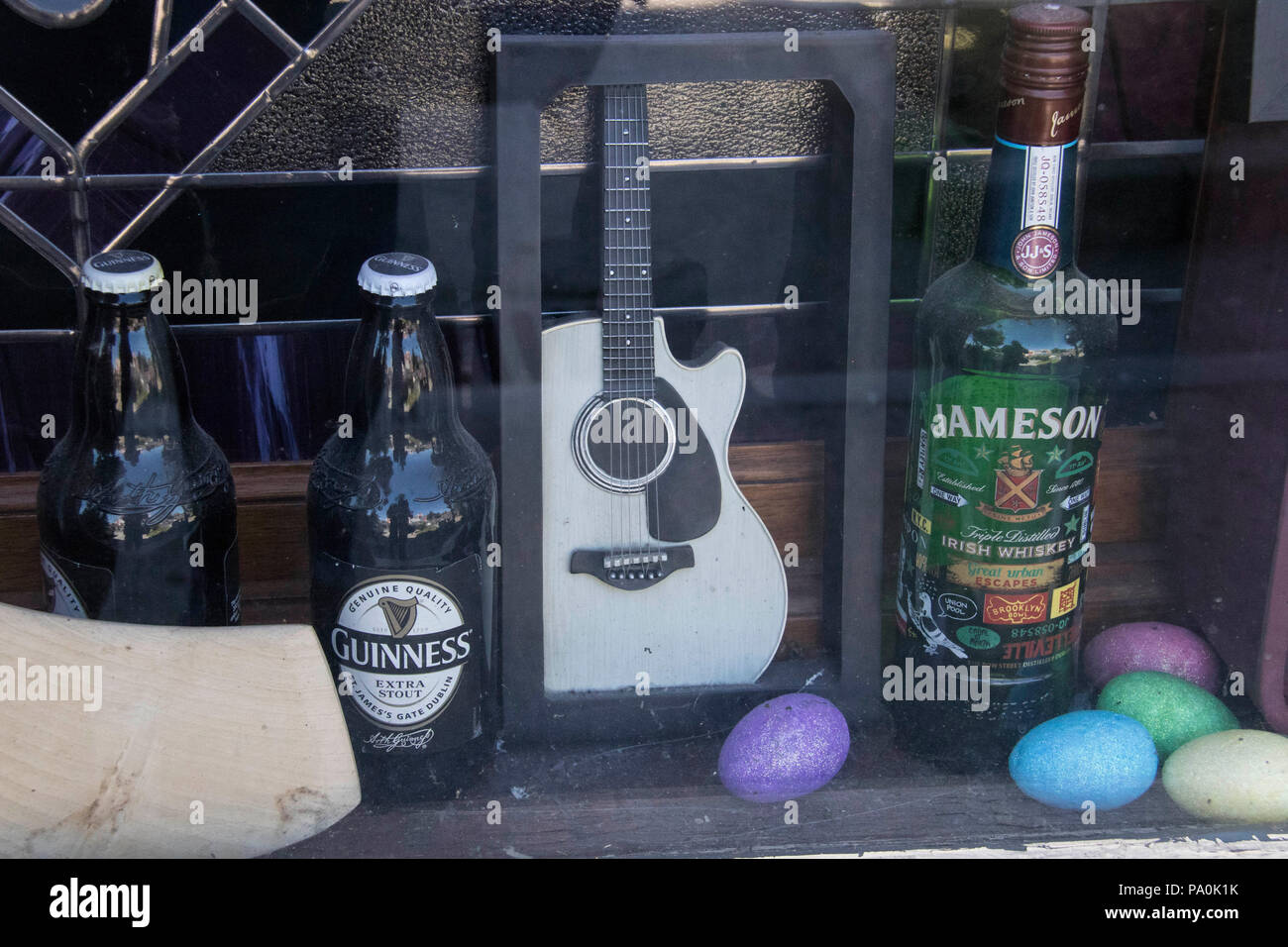 Irish Pub Window Display Stock Photo Alamy