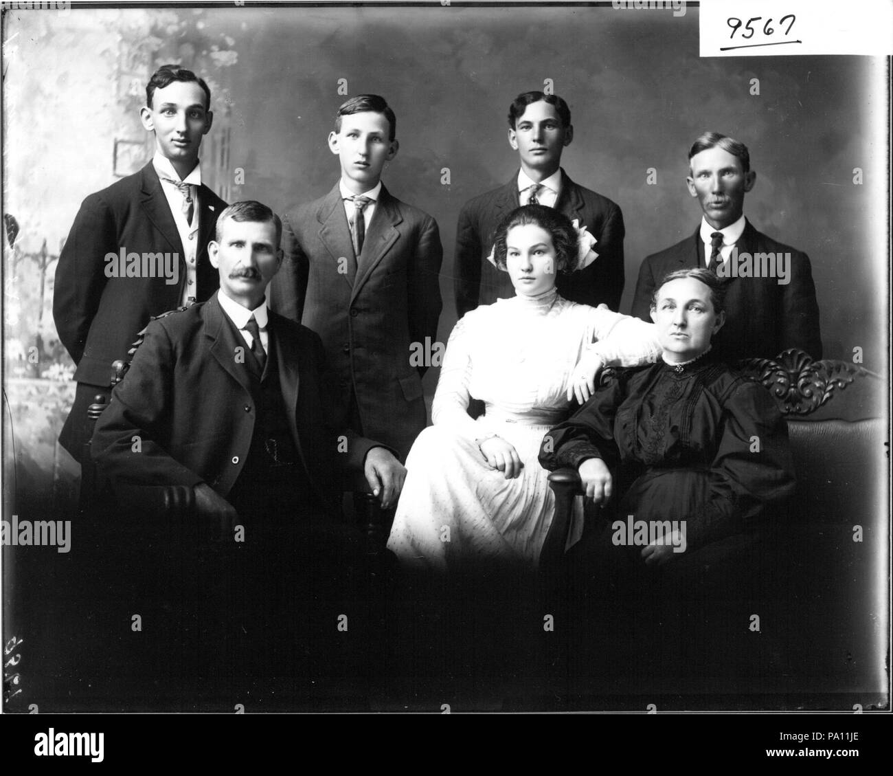 1909-family-portrait-hi-res-stock-photography-and-images-alamy
