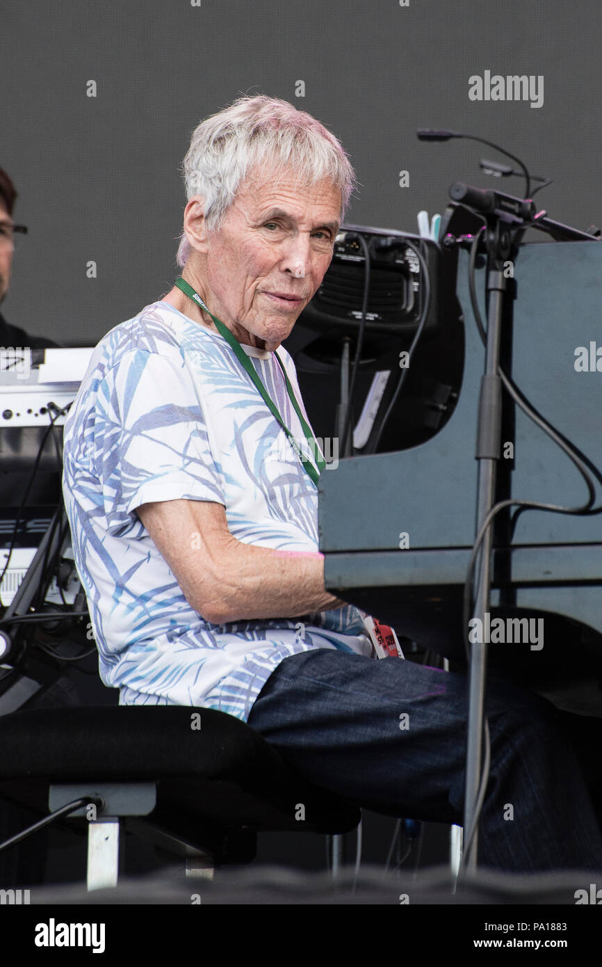 Pori Finland 19th July 2018 Composer Burt Bacharach Performing At The Finnish Open Air Festival Pori Jazz Credit Stefan Cramer Alamy Live News Stock Photo Alamy https www alamy com pori finland 19th july 2018 composer burt bacharach performing at the finnish open air festival pori jazz credit stefan crmeralamy live news image212699427 html
