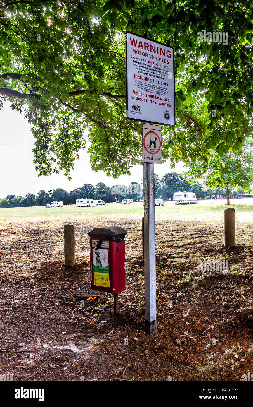 Northampton. U.K. 19th May 2018. Travellers moved onto Abington Park Wednesday afternoon and was visited by police yesterday, despite posts being erected around the park to stop the problem, (fourth time in four months) the entrances are still waiting to have telescopic metal posts installed, new signs have been erected which can’t be enforced until the entrances are secured. Credit: Keith J Smith./Alamy Live News - Stock Image