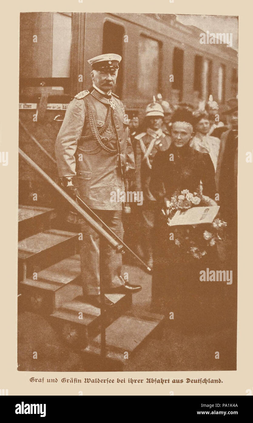 723 Graf und Gräfin Waldersee bei ihrer Abfahrt aus Deutschland Stock