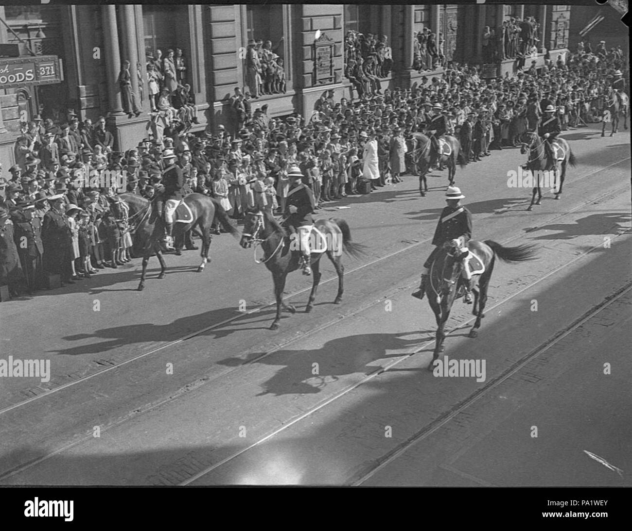 Anzac day march Black and White Stock Photos & Images - Alamy