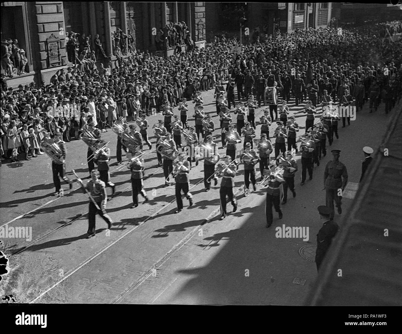 Anzac march Black and White Stock Photos & Images - Alamy