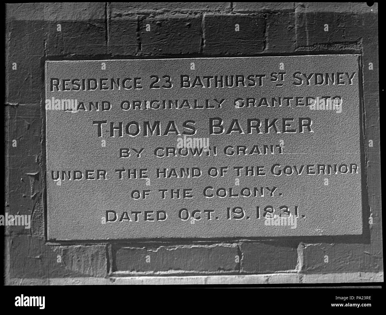 252 SLNSW 27714 Bathurst Street tablet Reads Residence 23 Bathurst St Sydney Land originally granted to Thomas Barker by Crown grant under the hand of the Governor of the Colony Dated Oct 19 1831 Stock Photo