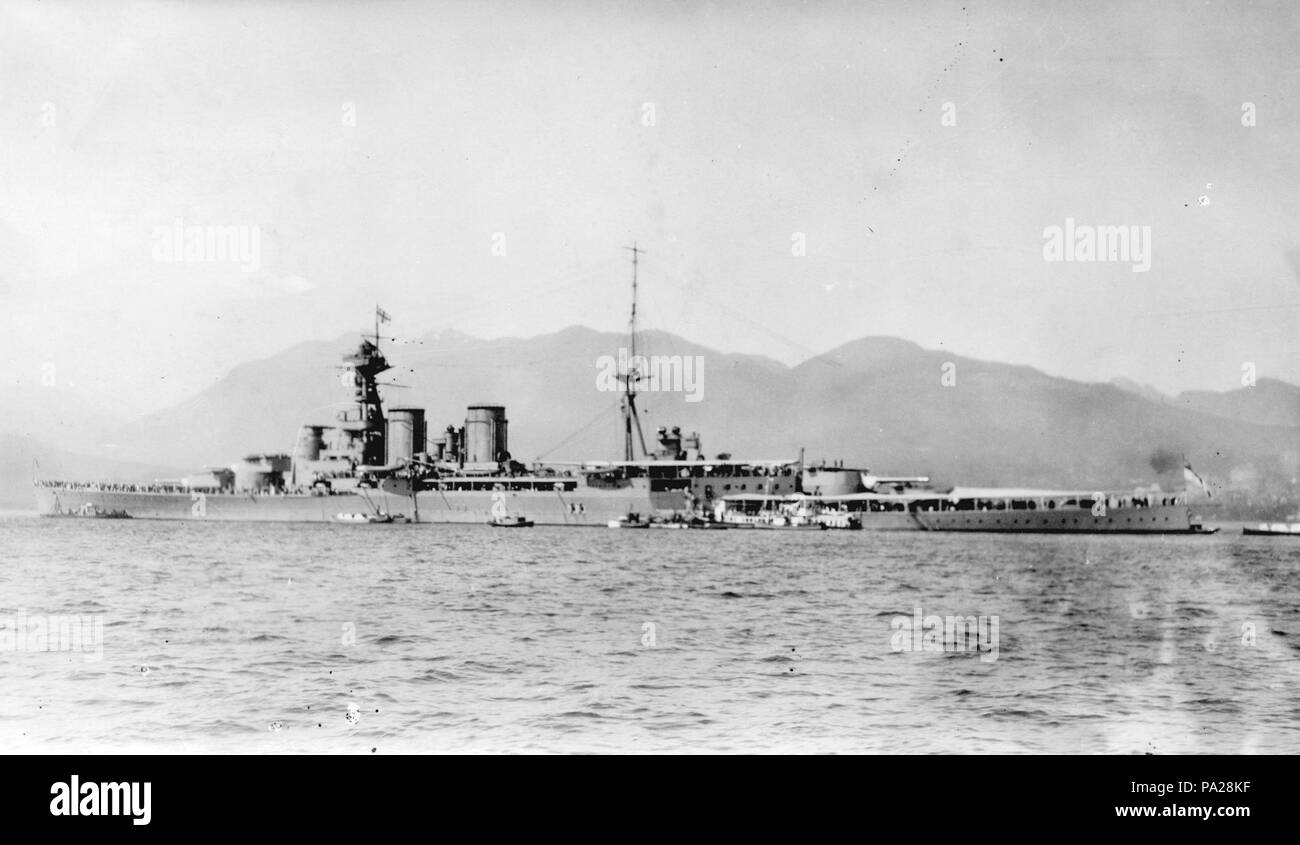 114 HMS Hood in Vancouver Harbour Stock Photo