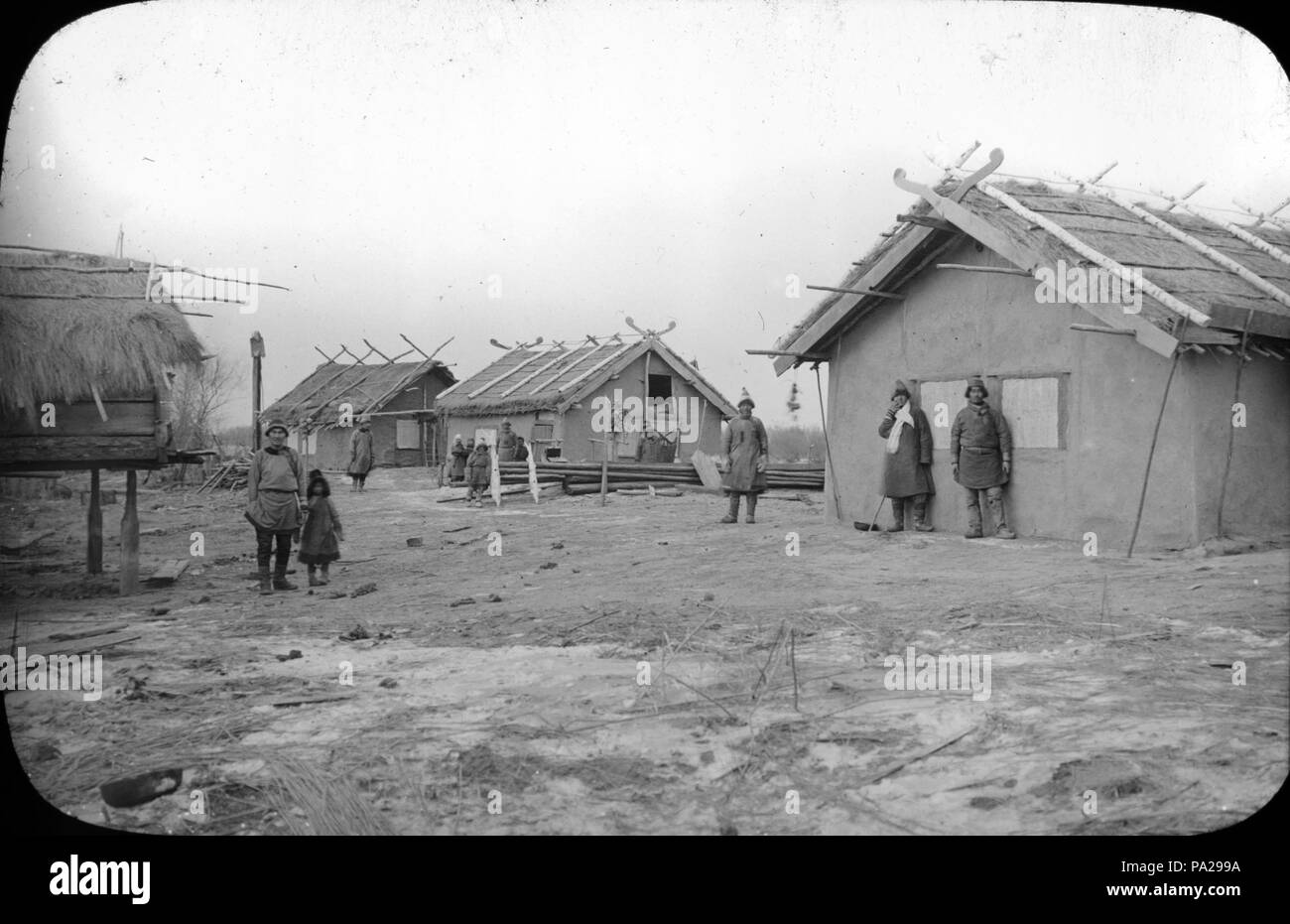 VKontakte azolari bilan porno Ikki yigit va bir qiz erkalashmoqda