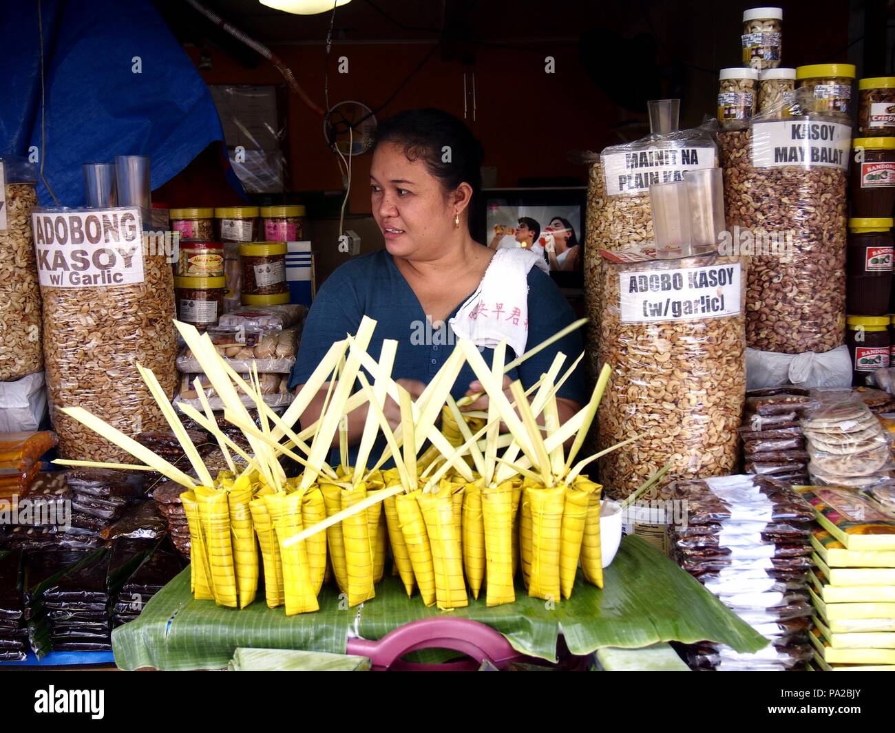 Filipino food kiosk hi-res stock photography and images - Alamy