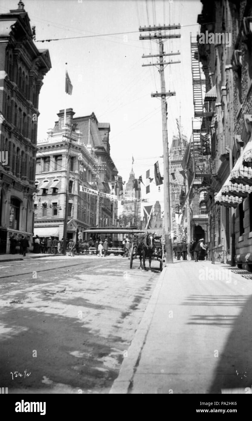 73 Elgin Street looking north past Sparks Street Stock Photo Alamy