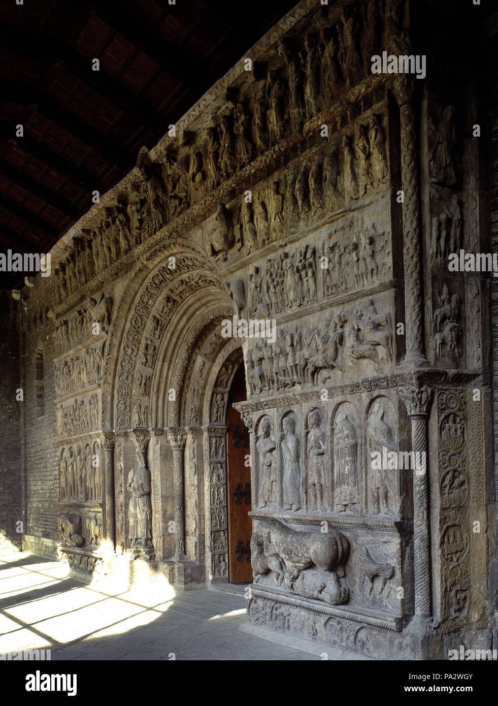 PORTADA ROMANICA DEL MONASTERIO DE SANTA MARIA DE RIPOLL - SIGLO XII ...