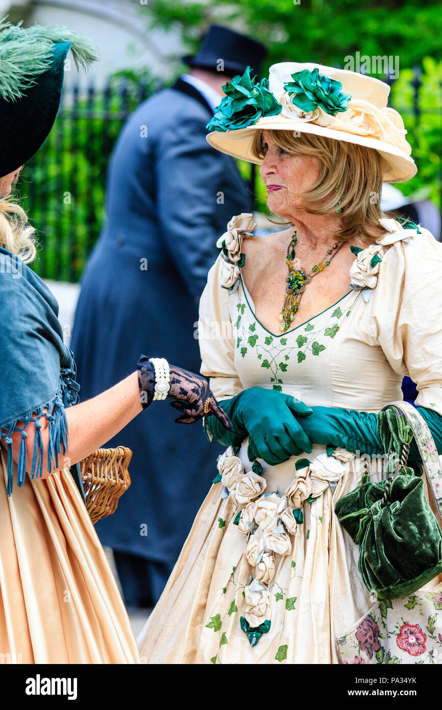 Woman victorian blonde hi-res stock photography and images - Alamy