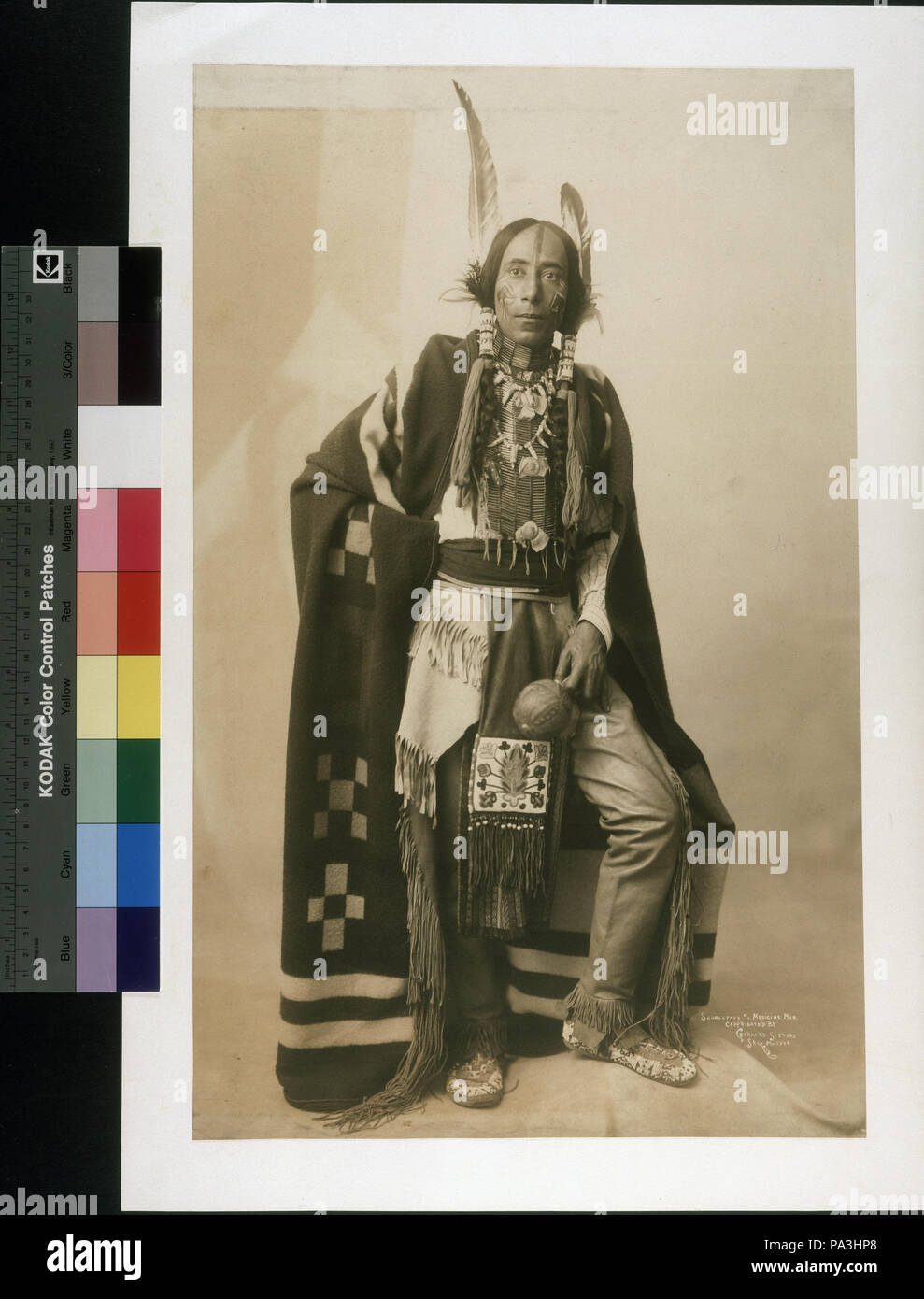 Native american indian medicine man hi-res stock photography and images ...