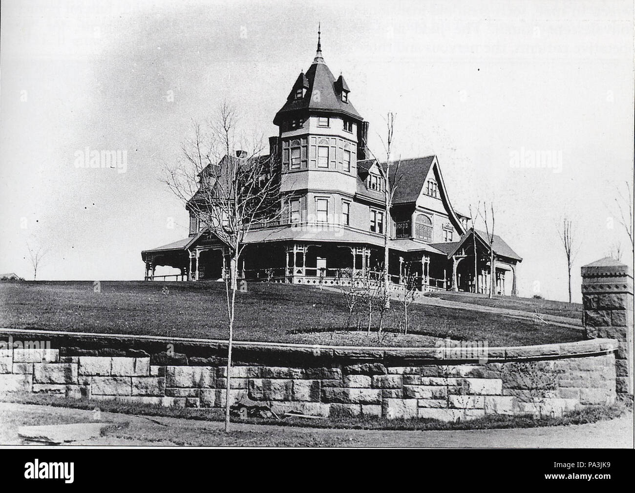 350 Cornelius Jeremiah Vanderbilt West Hartford Mansion Stock Photo