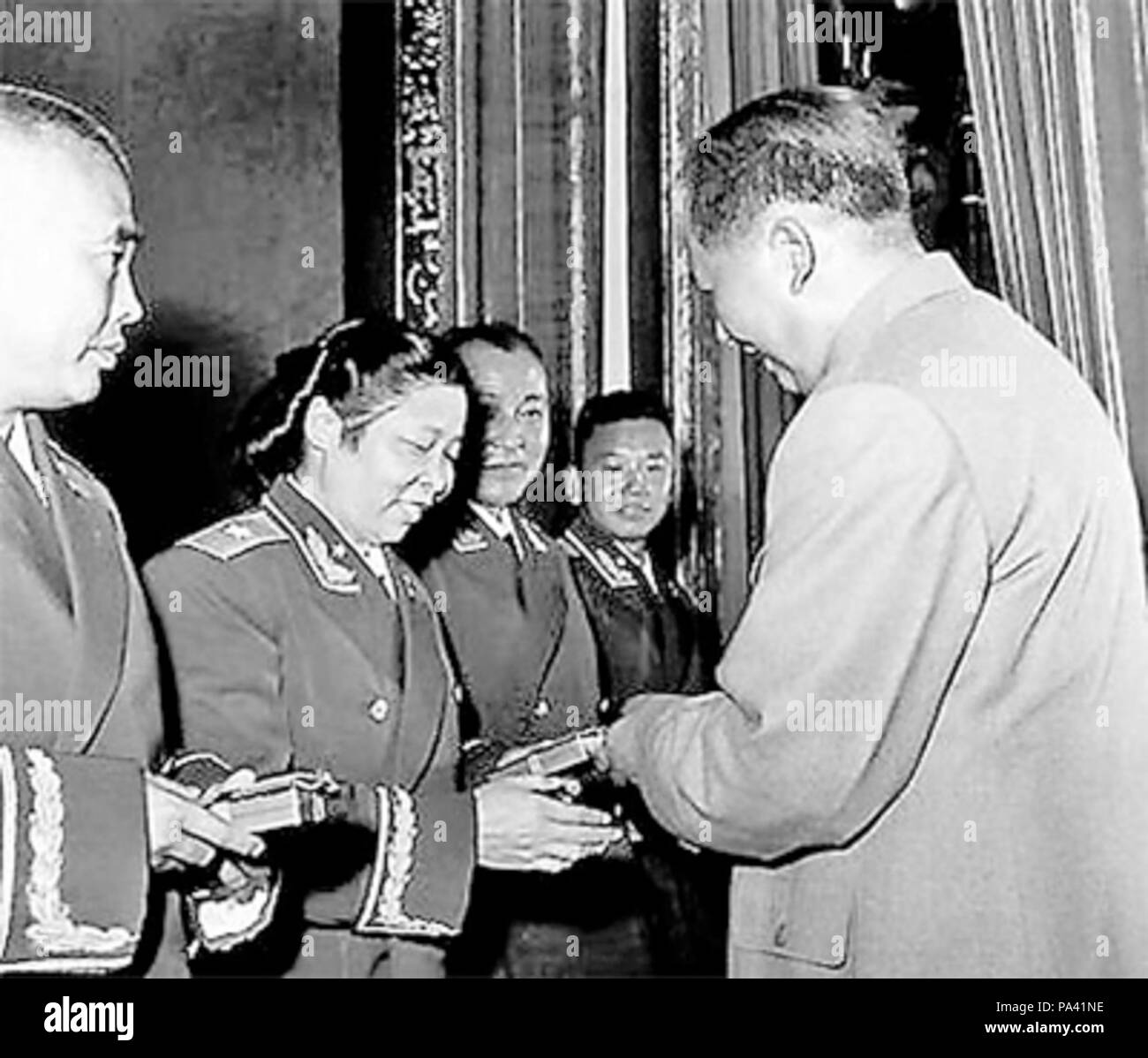 158 Li Zhen being awarded the rank of general Stock Photo